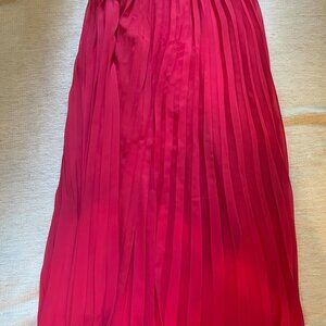 Long Red Pleated Maxi Sirt